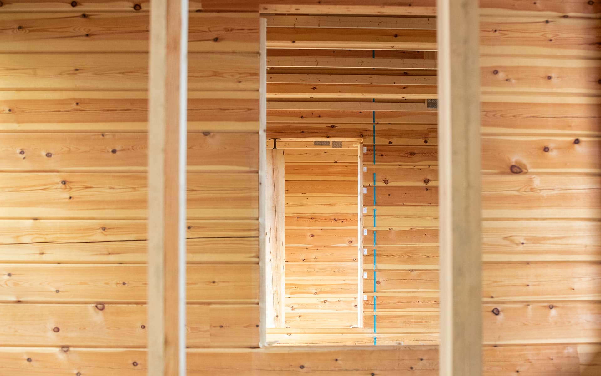 hirsimökin pystytys hinta