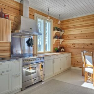 Perinteinen hirsitalo - keittiö